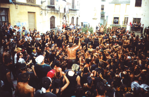 cascamorras en el arco de la magdalena