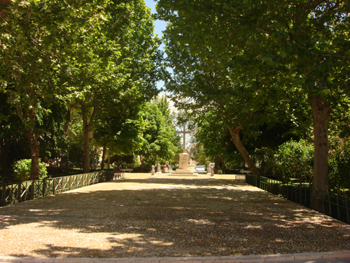 plaza cruz de los caidos